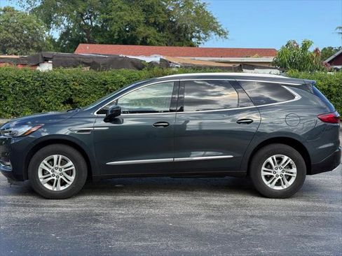 Used 2020 Buick Enclave Essence w/ Sound and Sites Package AWD/4WD image 3