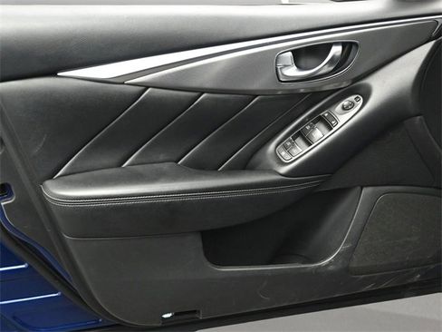 Used 2019 INFINITI Q50 Signature Edition image 9