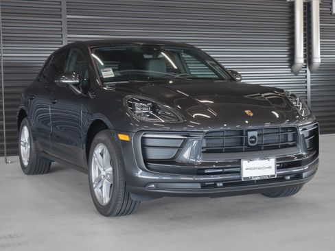 Certified 2026 Porsche Macan AWD/4WD image 7