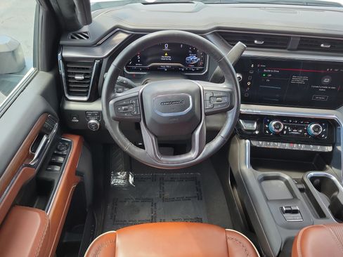 Used 2024 GMC Sierra 3500 Denali Ultimate AWD/4WD image 17