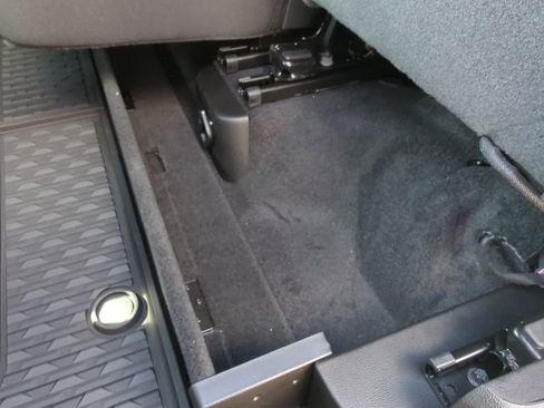 New 2026 RAM 1500 Laramie AWD/4WD image 29