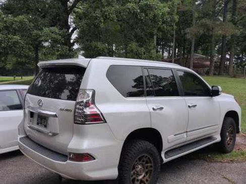 Used 2017 Lexus GX 460 w/ Navigation Package AWD/4WD image 2