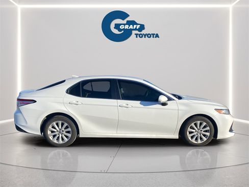Used 2020 Toyota Camry LE image 18