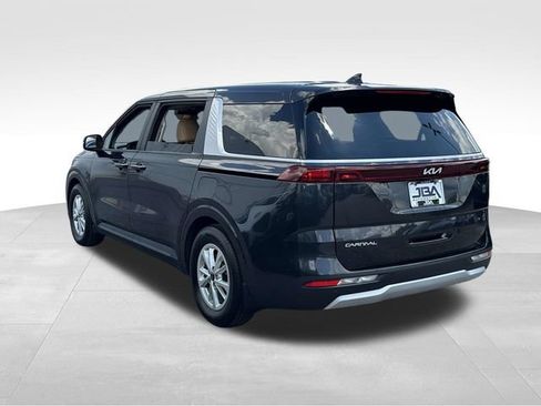 Used 2024 Kia Carnival LX FWD image 25