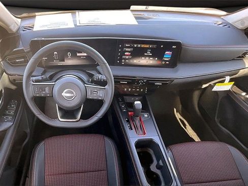 Certified 2025 Nissan Kicks SR image 5