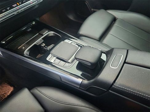 Used 2020 Mercedes-Benz GLB 250 4MATIC image 16