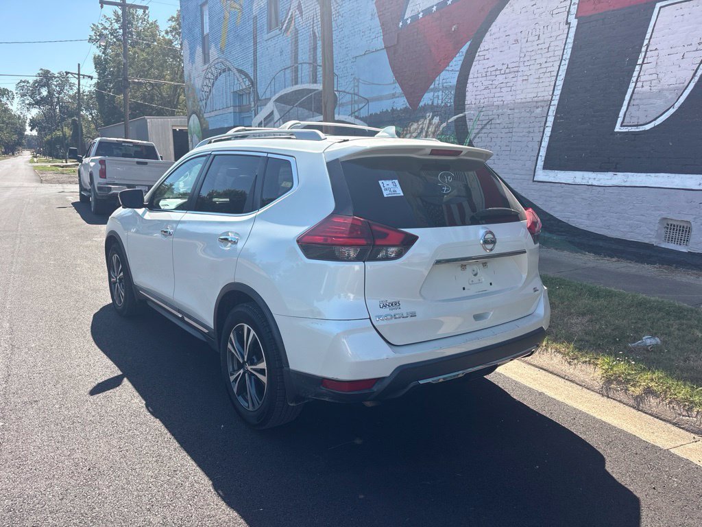 Used 2017 Nissan Rogue SL w/ SL Premium Package FWD image 5