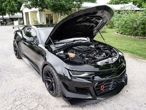Used 2019 Chevrolet Camaro ZL1 RWD image 17