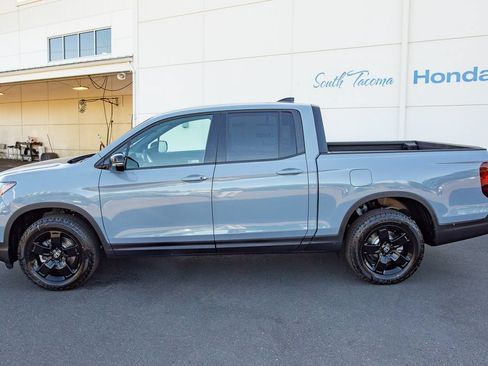New 2026 Honda Ridgeline Black Edition image 9