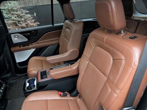 Used 2021 Lincoln Aviator Reserve w/ Equipment Group 202A image 27