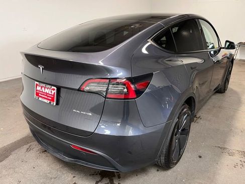 Used 2023 Tesla Model Y Long Range AWD/4WD image 3