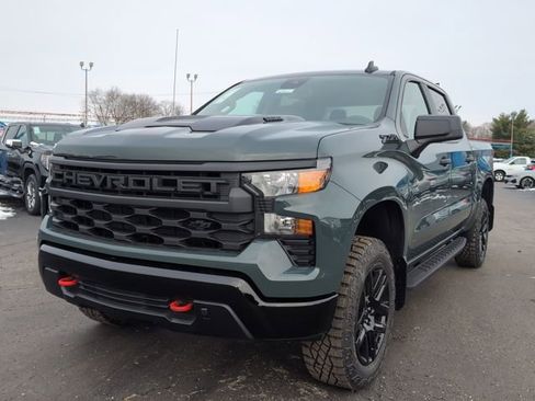 New 2026 Chevrolet Silverado 1500 Custom Trail Boss w/ LPO, Dark Essentials Package image 3