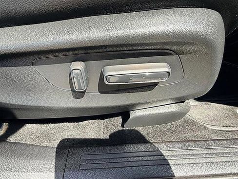 Used 2025 Honda CR-V EX-L image 23