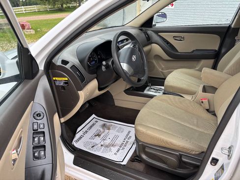 Used 2010 Hyundai Elantra GLS FWD image 2