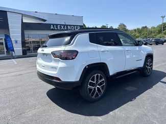 Used 2025 Jeep Compass Limited w/ Elite Group AWD/4WD video 3