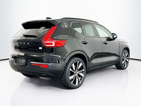 Used 2022 Volvo XC40 P8 Recharge Plus image 9