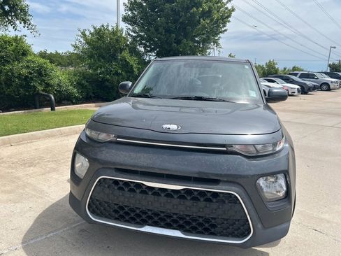 Used 2021 Kia Soul LX FWD image 3