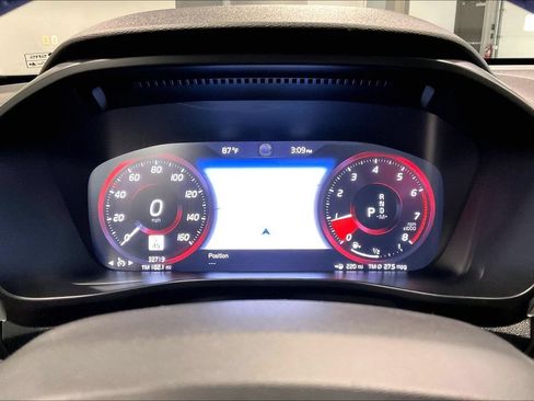 Used 2020 Volvo XC40 T5 Momentum w/ Protection Package AWD/4WD image 13