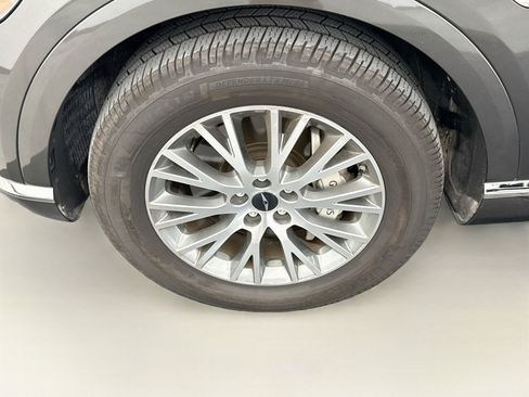 Used 2025 Genesis GV80 2.5T Standard AWD/4WD image 11