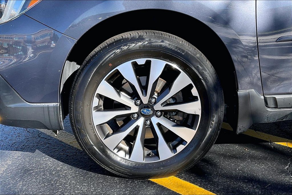 Used 2016 Subaru Outback 2.5i Limited AWD/4WD image 10