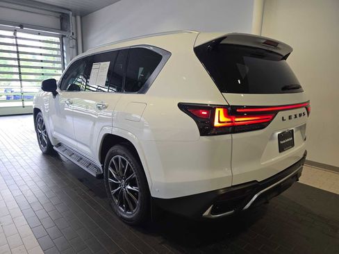 Used 2026 Lexus LX 700h F Sport AWD/4WD image 3