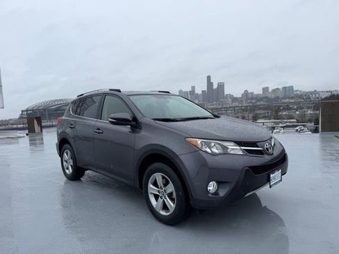 Used 2015 Toyota RAV4 XLE image 1