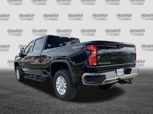 Used 2024 Chevrolet Silverado 2500 LTZ image 8