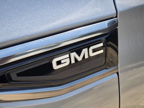 Used 2024 GMC Yukon AT4 w/ AT4 Premium Package AWD/4WD image 12