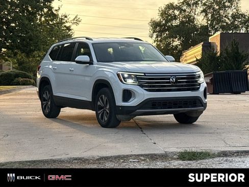 Used 2024 Volkswagen Atlas SE FWD image 1