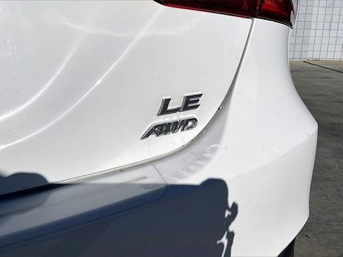 Used 2020 Toyota Camry LE image 9