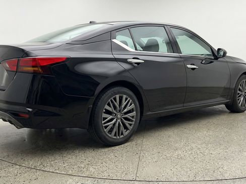 Used 2025 Nissan Altima 2.5 SV image 9