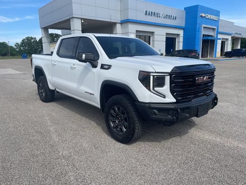 Used 2024 GMC Sierra 1500 AT4X AWD/4WD image 9