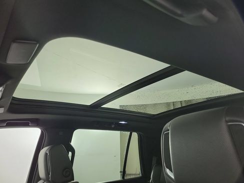 Used 2022 Cadillac Escalade Sport w/ Touring Package AWD/4WD image 18