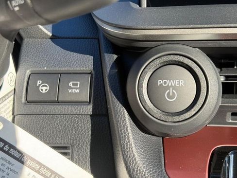 New 2026 Toyota Prius Plug-In Hybrid FWD image 11