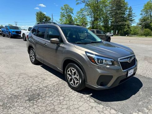 Used 2020 Subaru Forester Premium AWD/4WD image 7