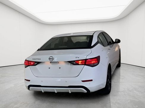 Used 2024 Nissan Sentra SV FWD image 2