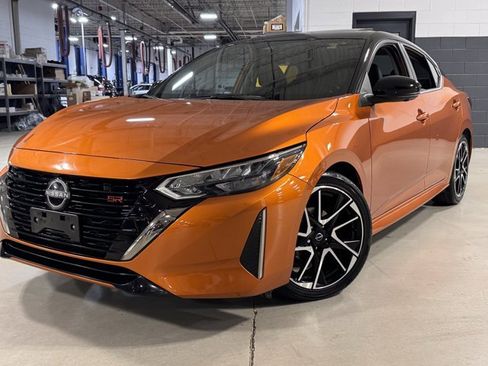 Used 2024 Nissan Sentra SR w/ SR Premium Package image 32