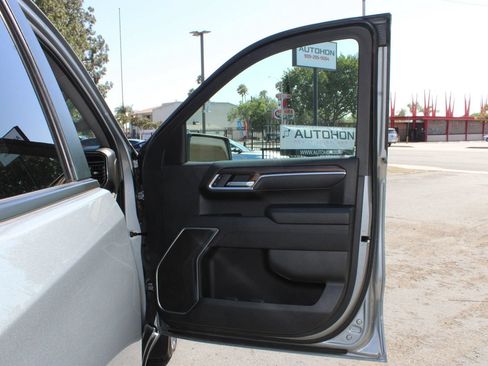 Used 2025 Chevrolet Silverado 1500 LT RWD image 4