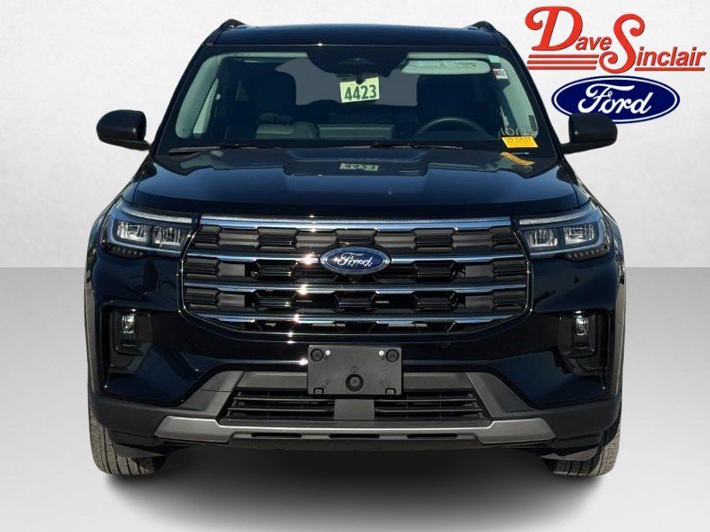Used 2025 Ford Explorer Active w/ Active Comfort Package AWD/4WD image 2