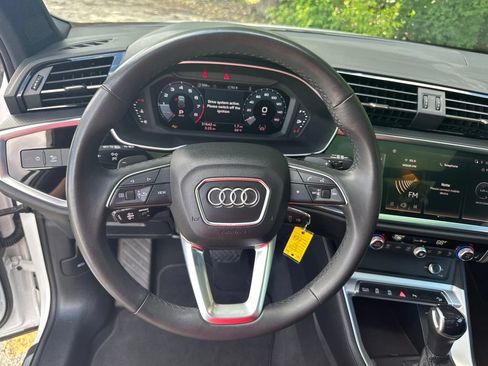 Used 2025 Audi Q3 2.0T Premium AWD/4WD image 19