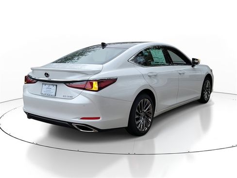 New 2025 Lexus ES 350 Ultra Luxury image 4