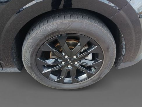 Used 2024 Kia Carnival SX image 16