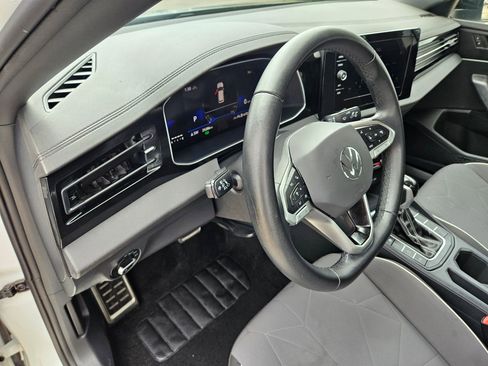 Used 2025 Volkswagen Jetta Sport image 14