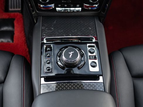 Used 2022 Rolls-Royce Cullinan Black Badge w/ Dark Exterior Package AWD/4WD image 49
