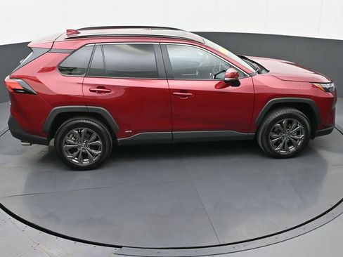 Used 2023 Toyota RAV4 XLE Premium image 33