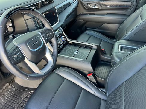 Used 2024 GMC Yukon Denali w/ Denali Reserve Package AWD/4WD image 9