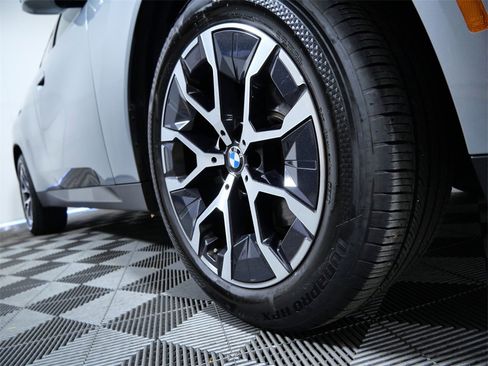 Used 2025 BMW X3 xDrive30i image 2