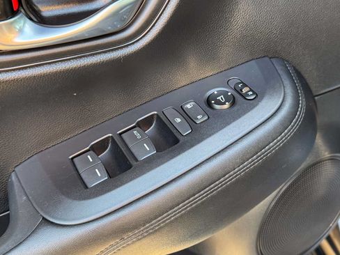 Used 2024 Honda HR-V LX image 15