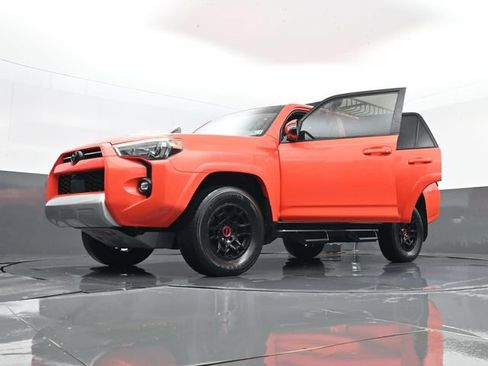 Used 2024 Toyota 4Runner TRD Off-Road Premium w/ 4Runner Black Package (TMS) AWD/4WD image 34