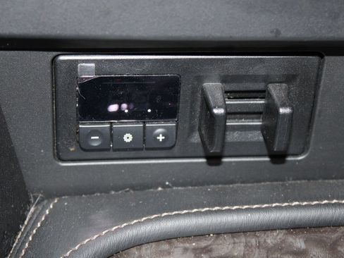 Used 2023 Nissan Armada Platinum w/ Captain's Chairs Package image 32